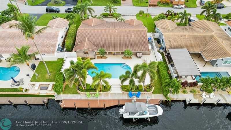 photo 1: 720 SE 6th Ter, Pompano Beach FL 33060