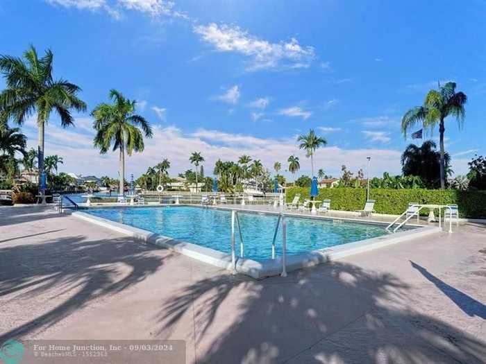 photo 37: 3200 NE 36th St Unit 215, Fort Lauderdale FL 33308