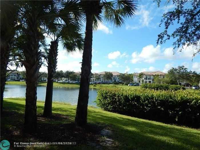 photo 15: 4720 Mimosa Lake Unit 909, Coconut Creek FL 33070