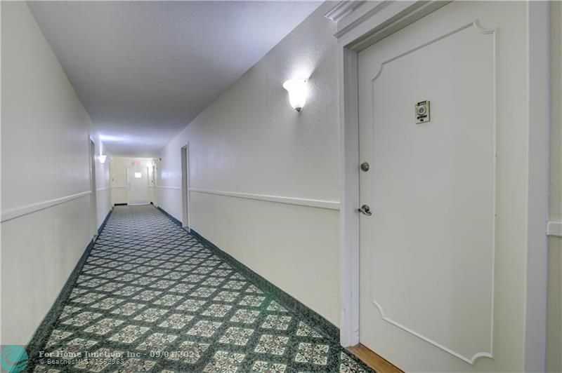 photo 3: 2500 NE 48th Ln Unit 308, Fort Lauderdale FL 33308