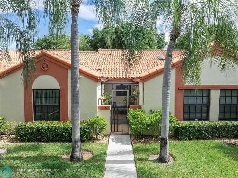 photo 3: 42 Centennial Court Unit 42, Deerfield Beach FL 33442