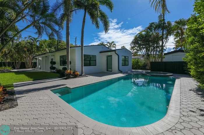 photo 1: 832 NE 19 TERRACE, Fort Lauderdale FL 33304