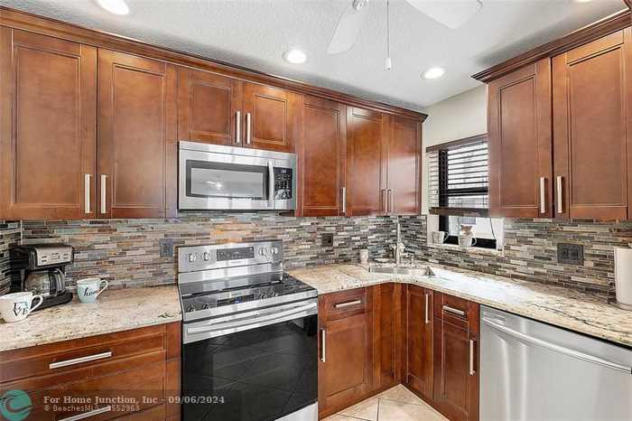 photo 2: 2849 Carambola Cir South Unit 19120, Coconut Creek FL 33066