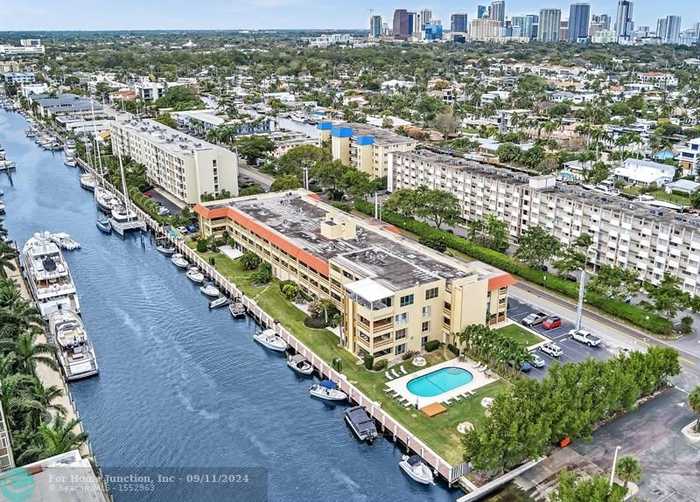 photo 40: 1700 SE 15th St Unit 304, Fort Lauderdale FL 33316