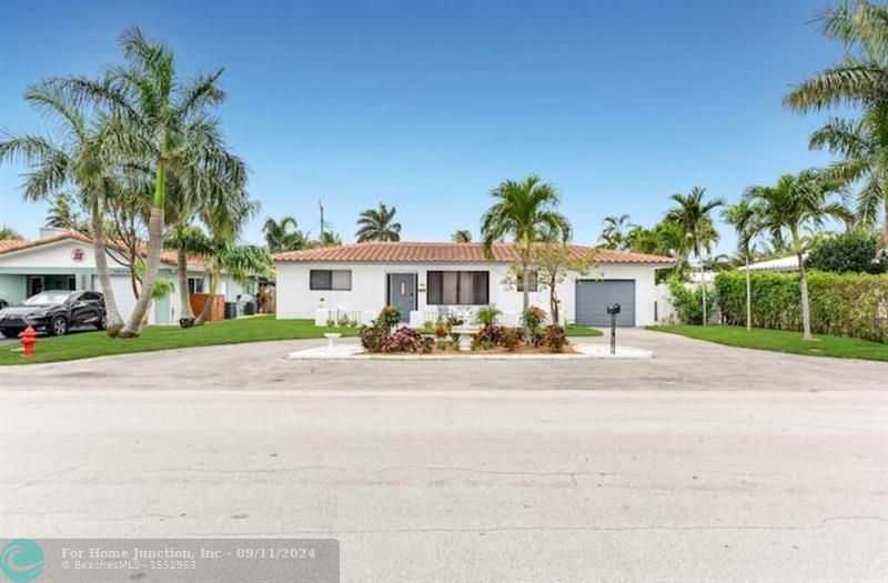 photo 1: 2600 SE 1st Court, Pompano Beach FL 33062