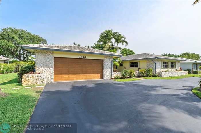 photo 1: 9973 NW 19th St, Coral Springs FL 33071