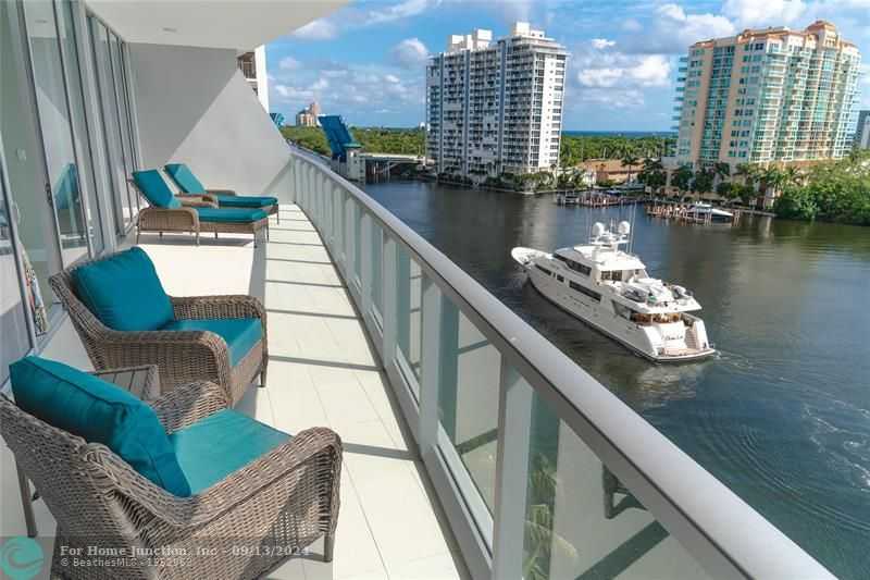 photo 3: 920 Intracoastal Drive Unit 702, Fort Lauderdale FL 33304