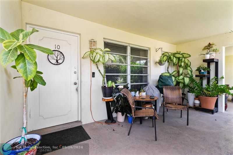 photo 2: 1012 SE 15th St Unit 10, Fort Lauderdale FL 33316