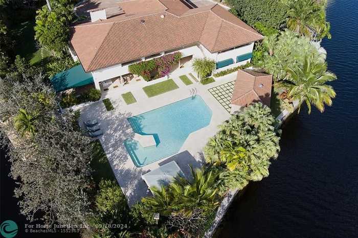 photo 2: 2441 SW 28th Ave, Fort Lauderdale FL 33312