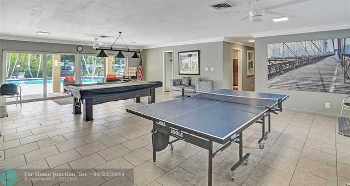 photo 39: 140 NE 19th Ct Unit 220E, Wilton Manors FL 33305