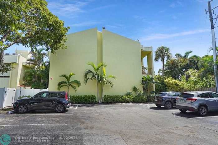 photo 29: 2450 NE 15th Ave Unit 201, Wilton Manors FL 33305