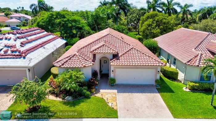 photo 1: 7552 Parkside Pl, Margate FL 33063