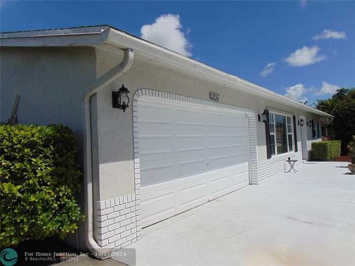 photo 1: 5255 NW 30th St, Margate FL 33063