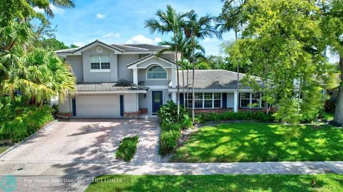 photo 1: 1940 Harbourview Dr, Fort Lauderdale FL 33316