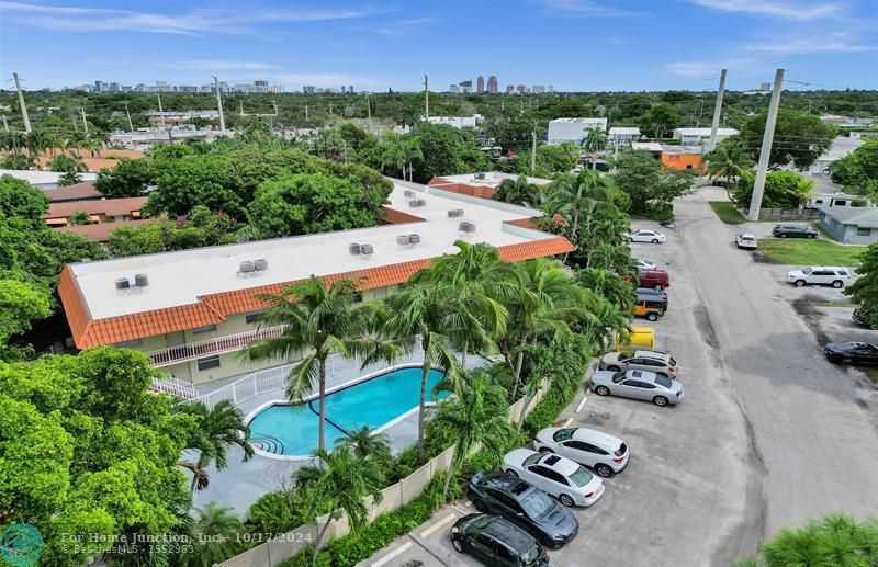 photo 1: 1125 NE 16th Pl Unit 112, Fort Lauderdale FL 33305