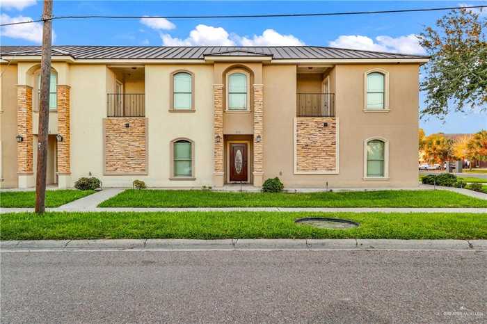 photo 2: 201-205 S 1st Avenue, Edinburg TX 78539