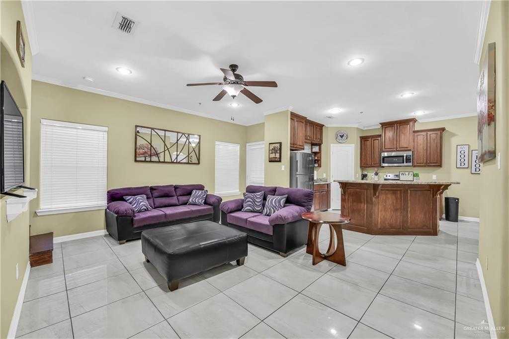 photo 3: 201-205 S 1st Avenue, Edinburg TX 78539