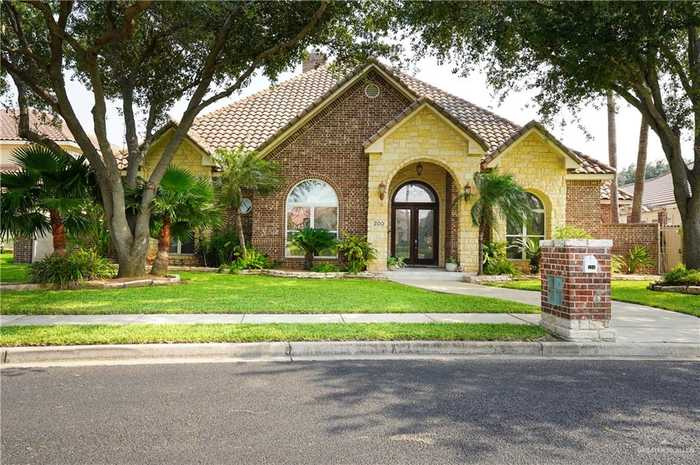 photo 1: 200 E Duke Avenue, McAllen TX 78504