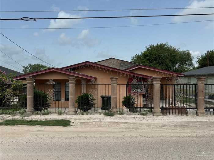 photo 2: 22 Ladrillera Street, Rio Grande City TX 78582