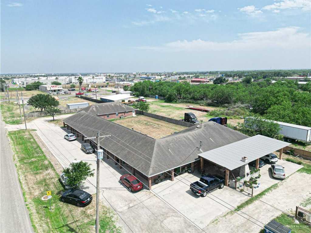 photo 2: 1502 Diamond Avenue, Penitas TX 78576