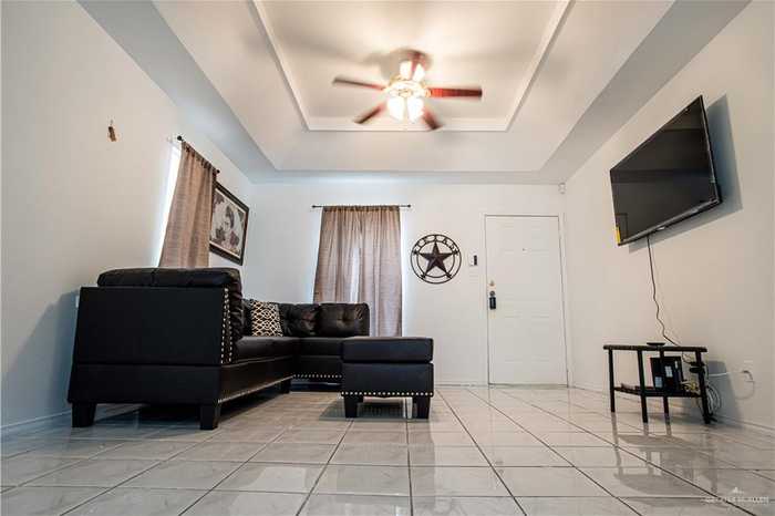 photo 2: 1106 Lexington Circle, Edinburg TX 78539