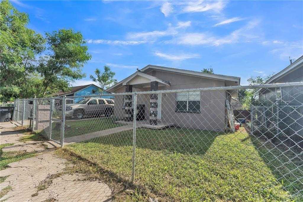 photo 1: 909 S 17 1/2 Street, McAllen TX 78501