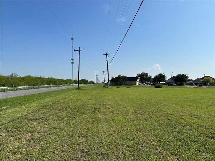 photo 2: 860 Manzanilla Court, Elsa TX 78543