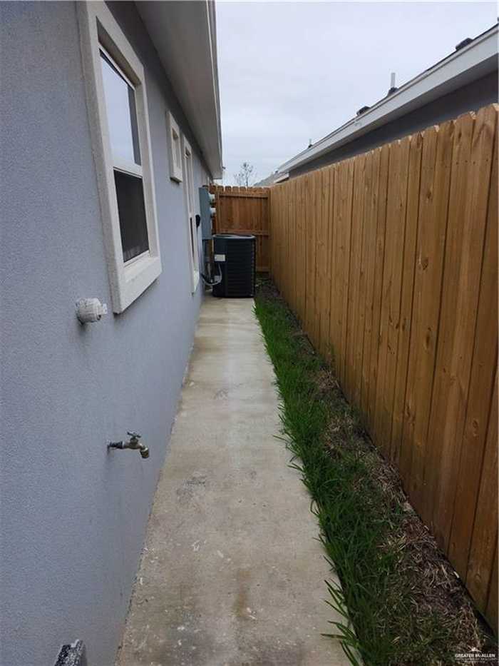 photo 6: 912 N Blair Avenue, Edinburg TX 78541