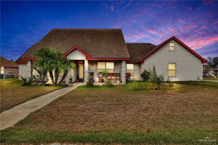 photo 2: 402 Mockingbird Lane, La Villa TX 78562