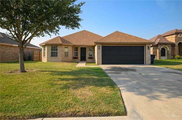 photo 2: 206 Mockingbird Lane, La Villa TX 78538