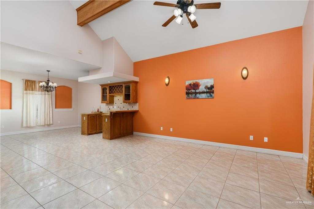 photo 3: 200 Auburn Avenue, McAllen TX 78504