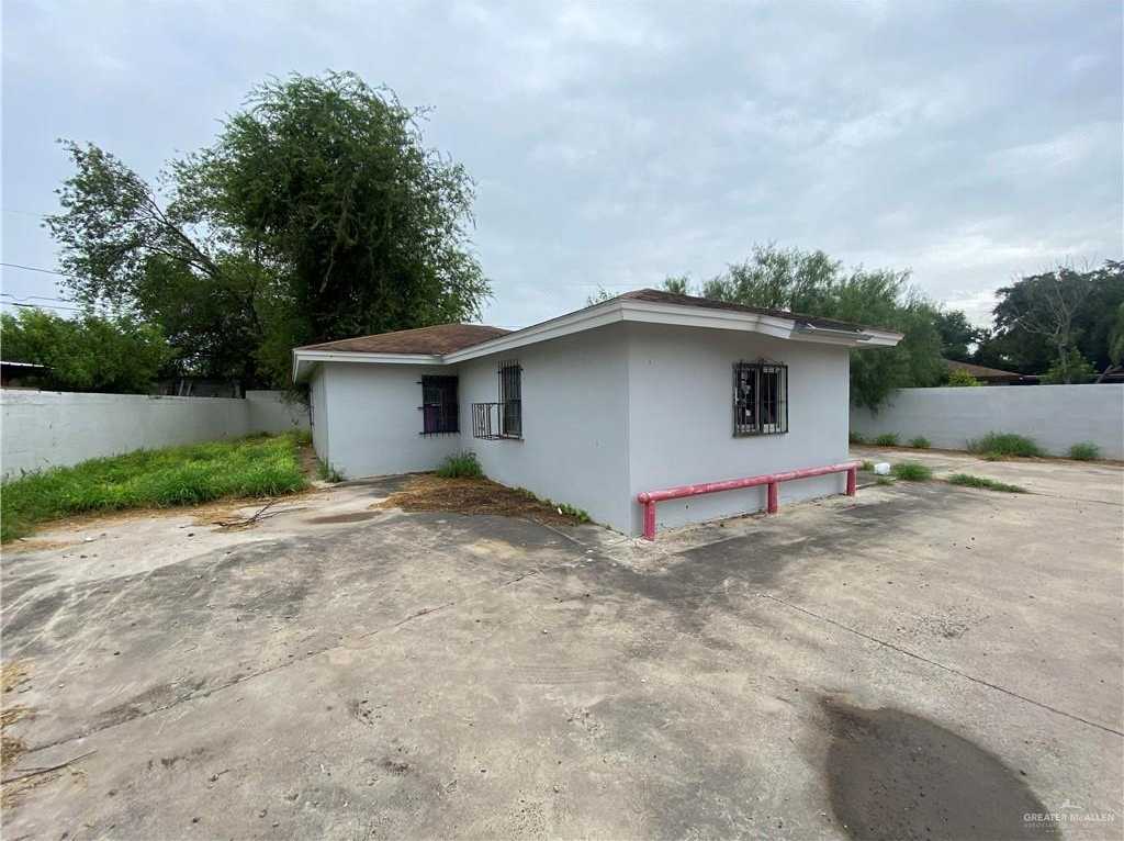 photo 1: 237 E Jesus Sanchez Avenue, Roma TX 78584