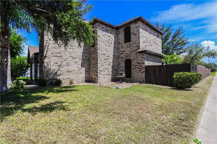 photo 2: 4717 Ebony Avenue, McAllen TX 78501