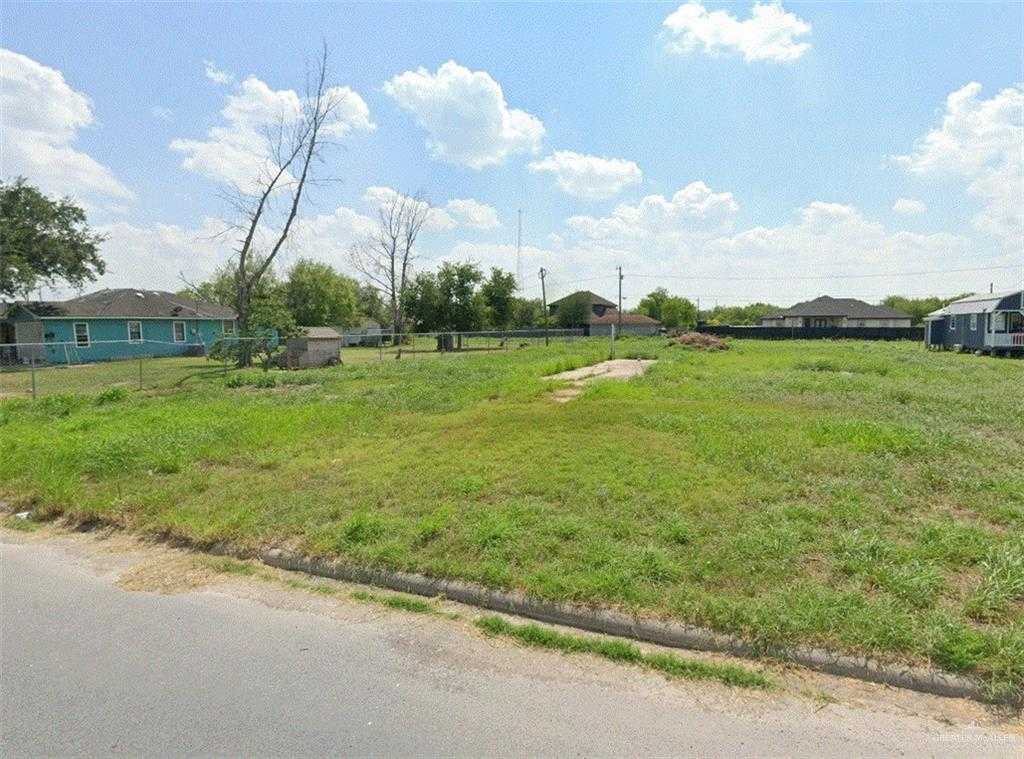 photo 1: 4813 Robin Lane, Edinburg TX 78542