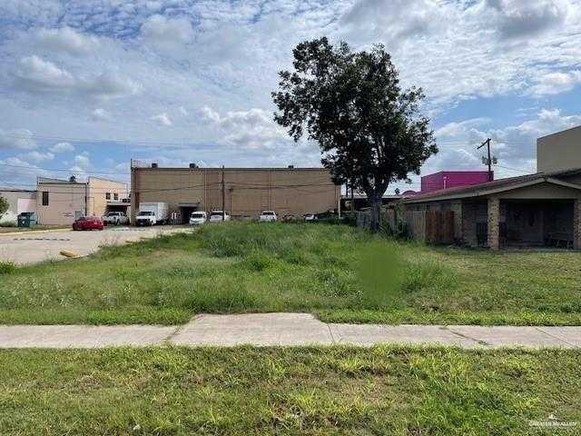 photo 1: 513 S 15th Street, McAllen TX 78501