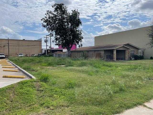 photo 2: 513 S 15th Street, McAllen TX 78501