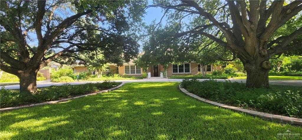 photo 1: 801 Kendlewood Avenue, McAllen TX 78501