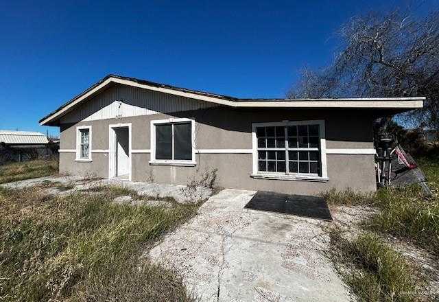 photo 1: 301 Obregon Avenue, Sullivan City TX 78595