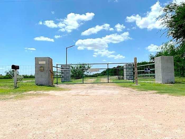 photo 1: 22629 Mile 7 W, Edcouch TX 78538