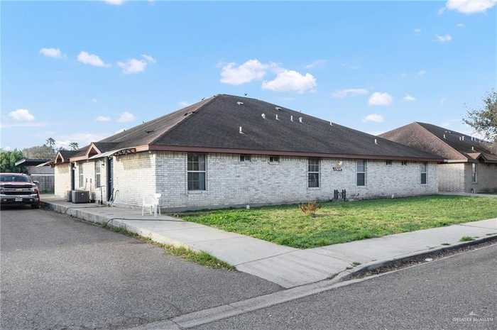 photo 1: 1504 Prosperity Drive, Edinburg TX 78541