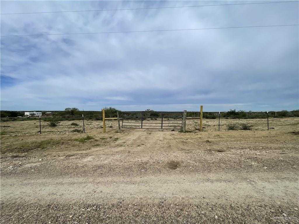 photo 1: 19 Vista Falcon PVT Road, Falcon Heights TX 78545