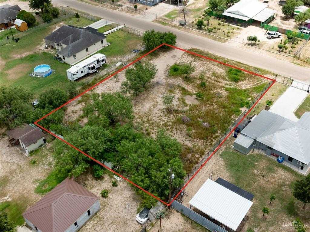 photo 3: 112 La Santa Maria Street, Sullivan City TX 78595