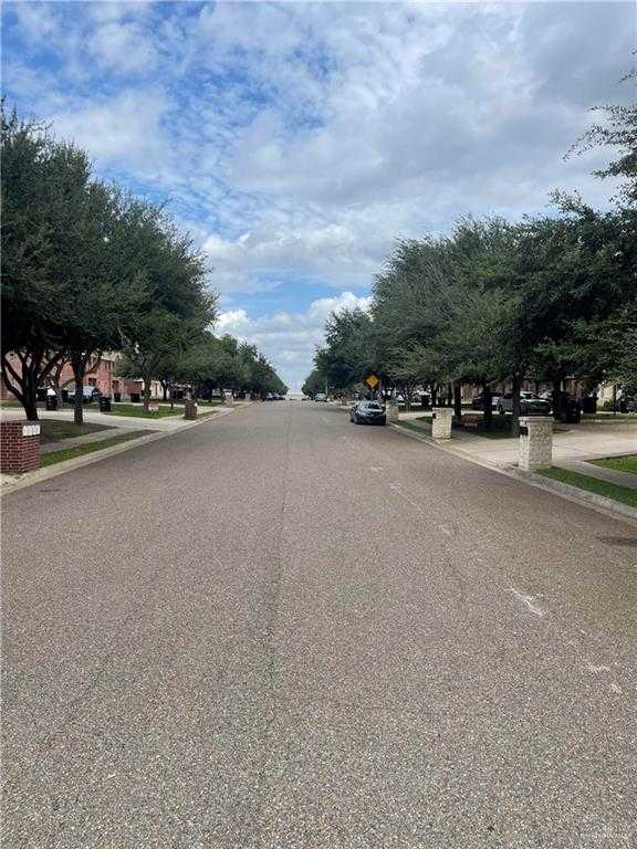 photo 2: 408 S 49th Street, McAllen TX 78501