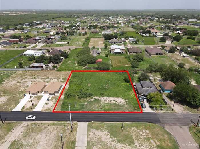 photo 1: 416 N El Pinto Road, Sullivan City TX 78595