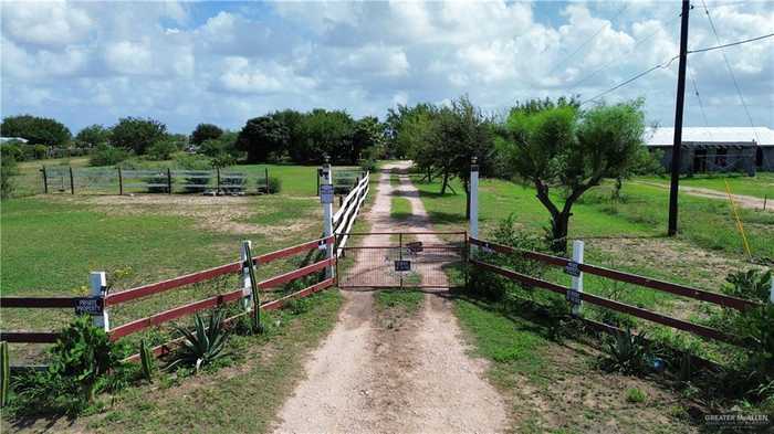 photo 2: 14612 Mile 22 1/2 Road N, Edinburg TX 78538