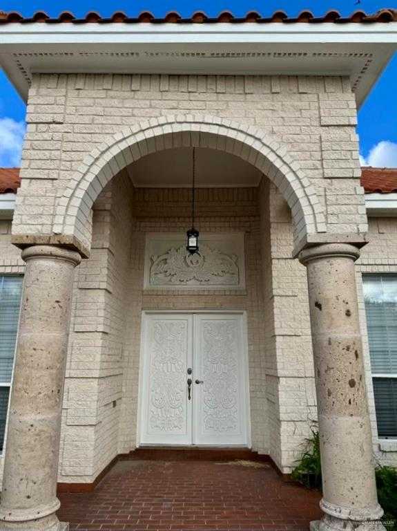 photo 2: 402 Anaqua Drive, Rio Grande City TX 78582