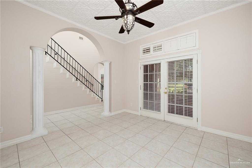 photo 3: 2206 Kings Drive, Edinburg TX 78539