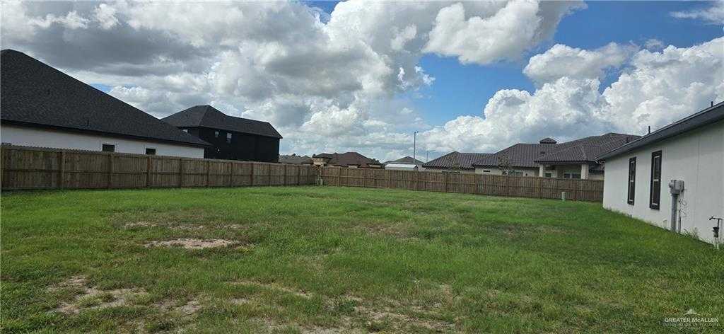 photo 1: 3804 Revilla Street, Edinburg TX 78542