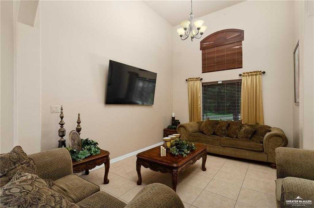 photo 3: 1709 Platinum Street, Penitas TX 78576