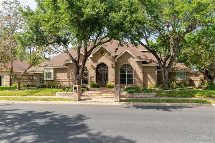 photo 1: 304 Sunflower Avenue, McAllen TX 78504